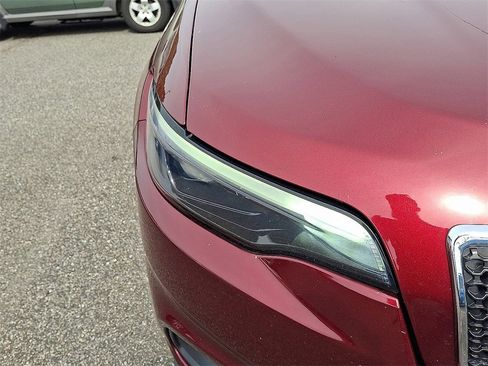 Used 2019 Jeep Cherokee Latitude Plus image 10