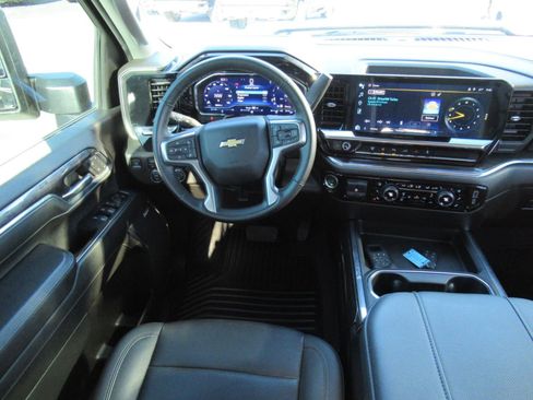 Used 2024 Chevrolet Silverado 3500 LTZ w/ LTZ Convenience Package image 15