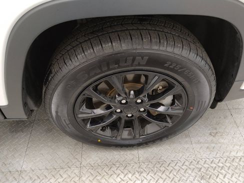 Used 2023 Jeep Cherokee Altitude Lux image 31