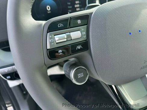 Used 2025 Hyundai Ioniq 5 Limited image 31