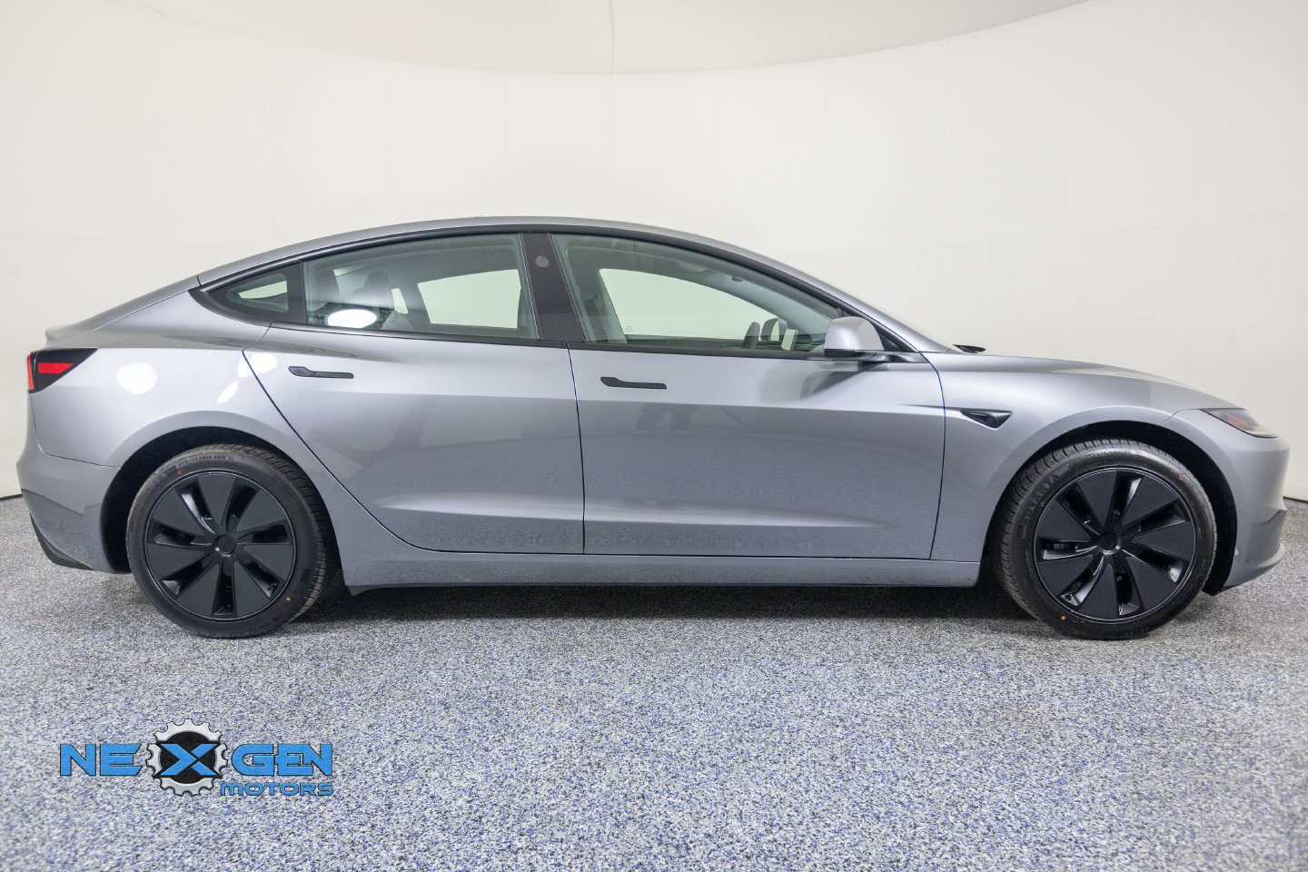 Used 2025 Tesla Model 3 Long Range RWD image 9