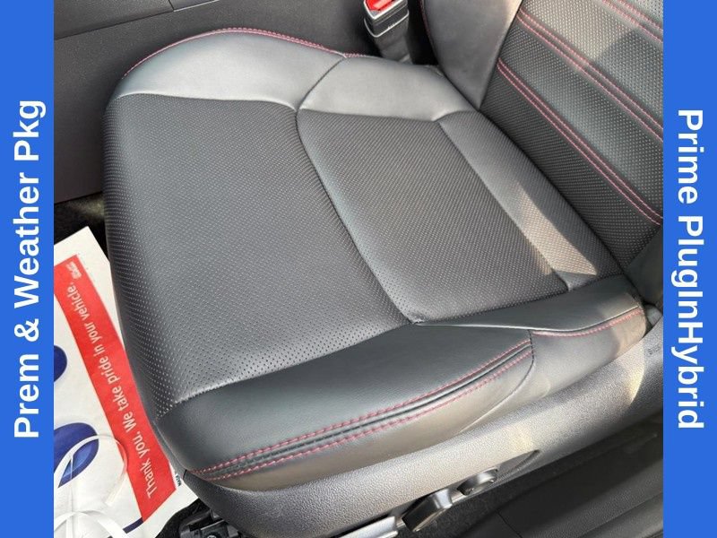 Used 2025 Toyota RAV4 XSE w/ Premium Package AWD/4WD image 17