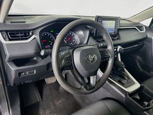 Used 2021 Toyota RAV4 XLE AWD/4WD image 8