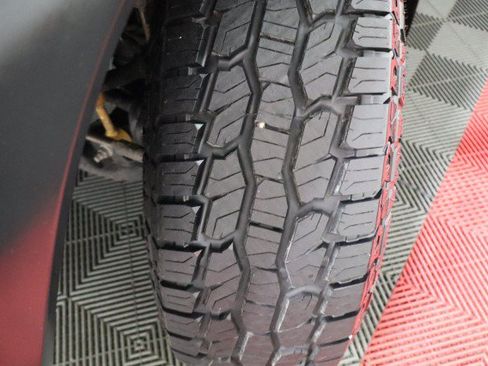 Used 2019 Toyota Tacoma TRD Off-Road AWD/4WD image 79