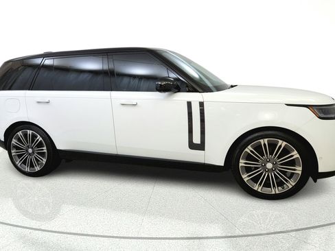 Used 2025 Land Rover Range Rover Long Wheelbase SE AWD/4WD image 8