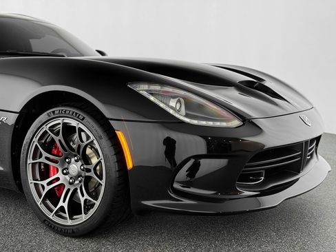 Used 2016 Dodge Viper GTS image 50