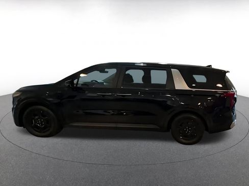 Used 2026 Kia Carnival FWD image 7