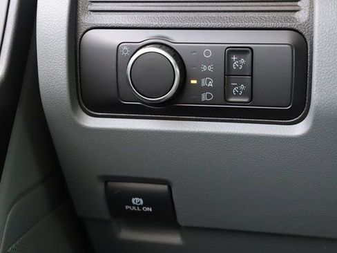 Used 2024 Ford F550 4x4 Regular Cab Super Duty image 36