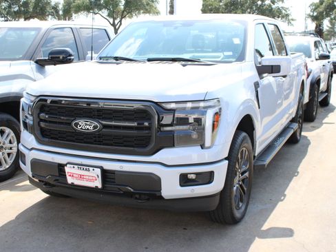 Used 2025 Ford F150 Lariat w/ Equipment Group 502A High AWD/4WD image 5