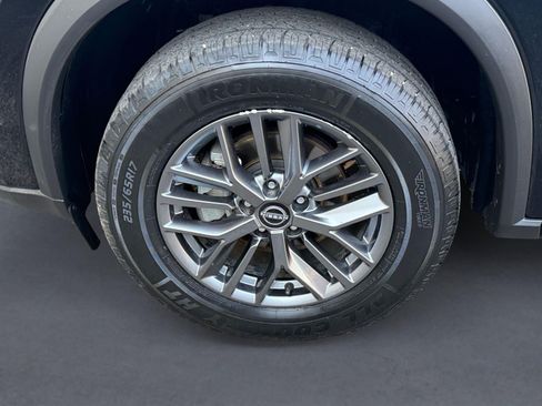 Used 2024 Nissan Rogue S AWD/4WD image 9