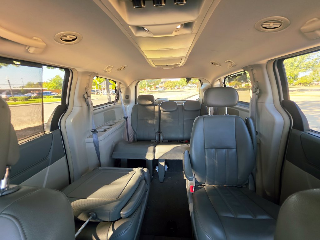 Used 2010 Dodge Grand Caravan SXT FWD image 33