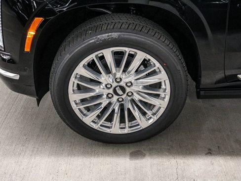 New 2026 Cadillac Escalade Luxury image 9