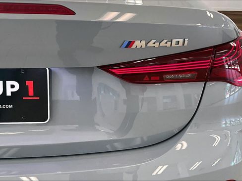 Used 2026 BMW M440i Convertible w/ Premium Package RWD image 27