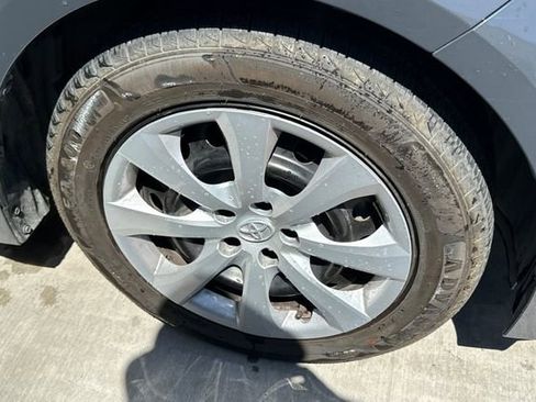 Used 2024 Toyota Corolla LE FWD image 11
