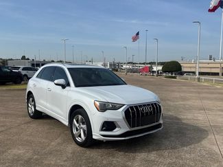 Used 2020 Audi Q3 2.0T Premium w/ Convenience Package AWD/4WD video 1