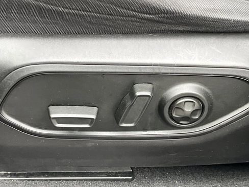 Used 2023 Jeep Grand Cherokee L Laredo image 15