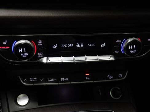 Used 2021 Audi Q5 Premium Plus image 11