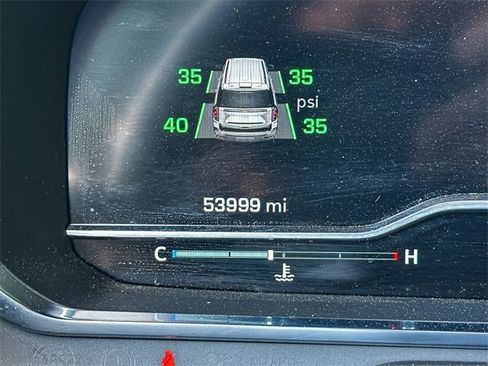 Used 2024 Chevrolet Suburban Premier image 19