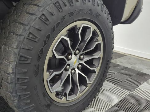 Used 2022 Chevrolet Colorado ZR2 AWD/4WD image 35