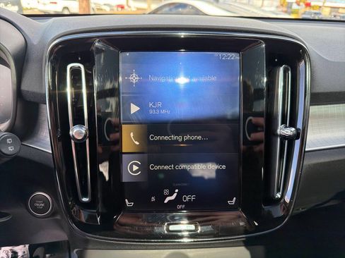 Used 2019 Volvo XC40 T5 Momentum image 27