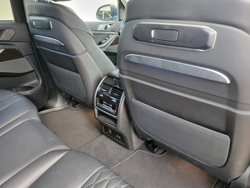 Used 2026 BMW X7 xDrive40i AWD/4WD image 11