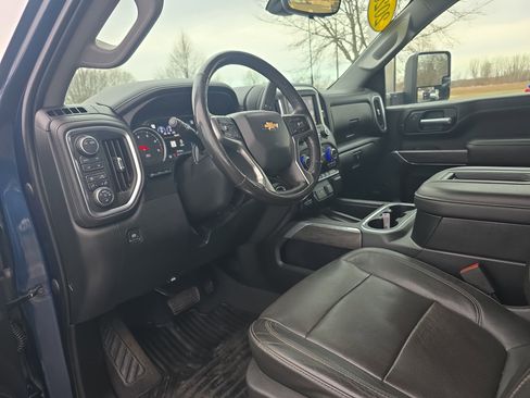 Used 2020 Chevrolet Silverado 2500 LTZ w/ LTZ Premium Package image 7