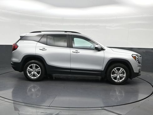 Used 2022 GMC Terrain SLE w/ Driver Convenience Package AWD/4WD image 7