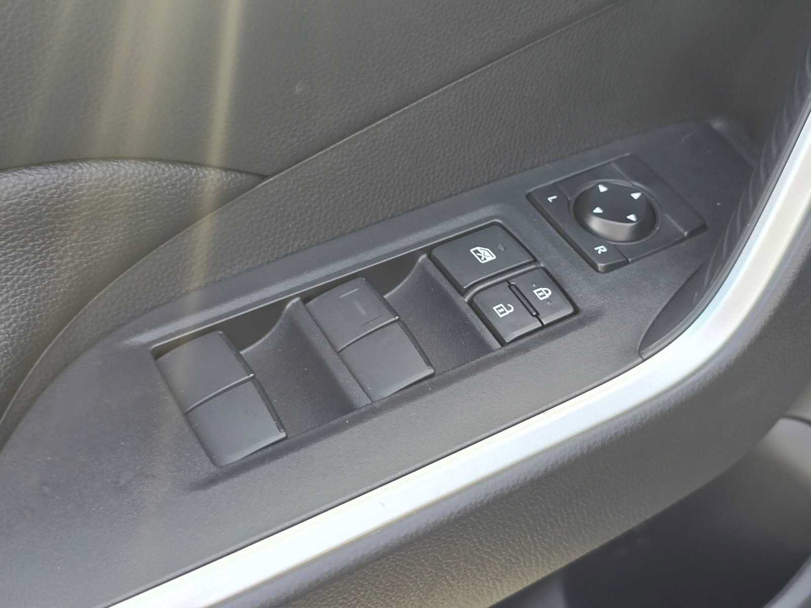 Certified 2025 Toyota RAV4 LE AWD/4WD image 23