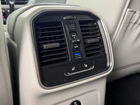 Used 2025 Porsche Macan S image 33