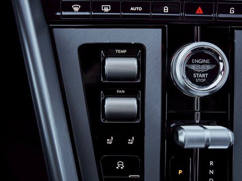 Used 2024 Aston Martin DB12 Coupe image 52