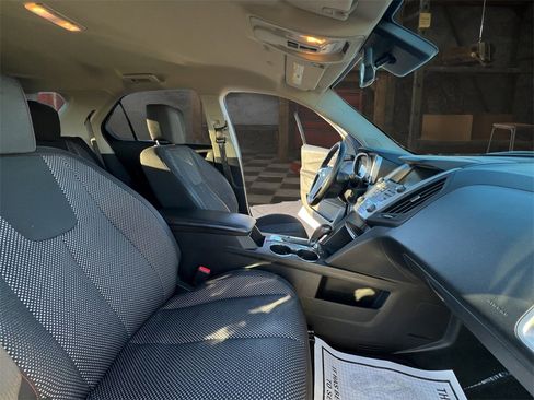 Used 2017 Chevrolet Equinox LT w/ Convenience Package image 15