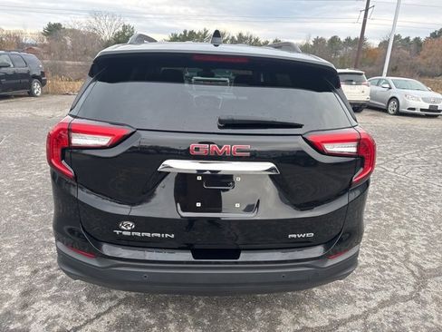Used 2023 GMC Terrain SLE w/ Driver Convenience Package image 5