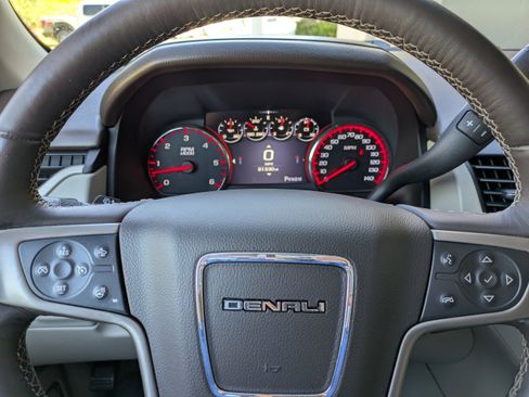 Used 2016 GMC Yukon Denali w/ Open Road Package image 25