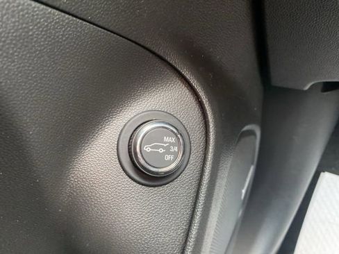 Used 2025 Buick Encore GX Avenir w/ Avenir Technology Package image 19