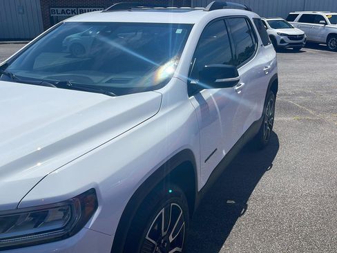Used 2021 GMC Acadia SLT w/ Elevation Edition FWD image 2