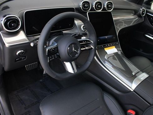 Used 2026 Mercedes-Benz GLC 300 image 4