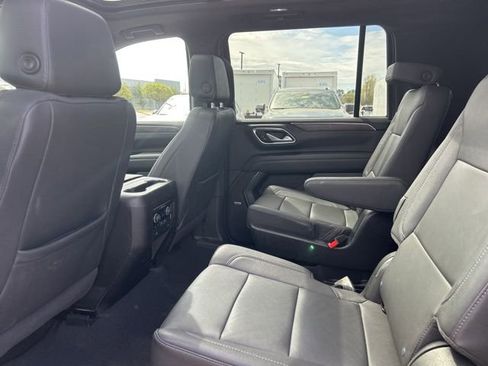 Used 2023 Chevrolet Suburban Z71 w/ Luxury Package image 29