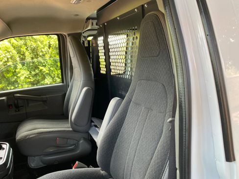 Used 2025 Chevrolet Express 2500 w/ Driver Convenience Package RWD image 25