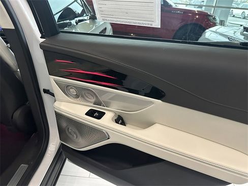 Certified 2024 Lincoln Nautilus Black Label image 38