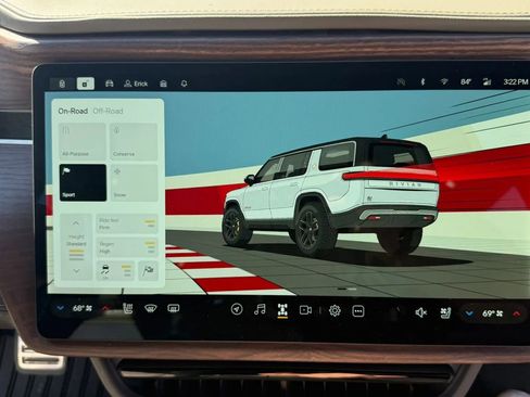 Used 2023 Rivian R1S Launch Edition image 19