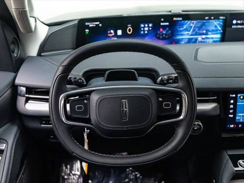 New 2027 Lincoln Navigator Premiere RWD image 19