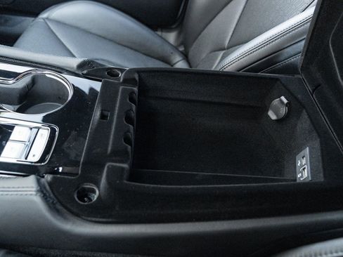 New 2025 Karma Revero Luxury image 40