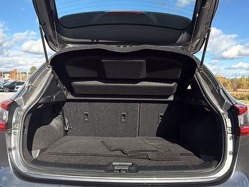 Used 2020 Nissan Rogue Sport S image 21