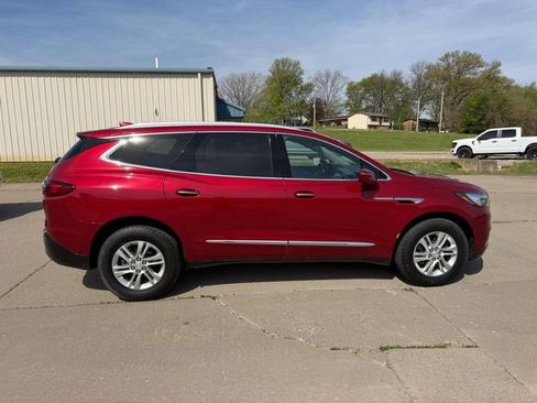 Used 2018 Buick Enclave Premium image 2