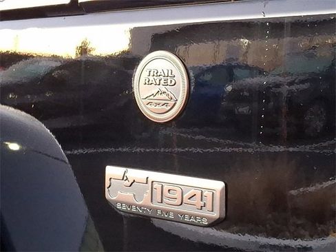 Used 2016 Jeep Wrangler Sahara image 32