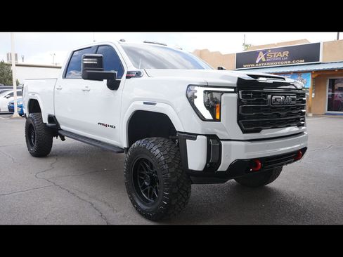 Used 2024 GMC Sierra 2500 AT4 w/ Technology Package AWD/4WD image 1