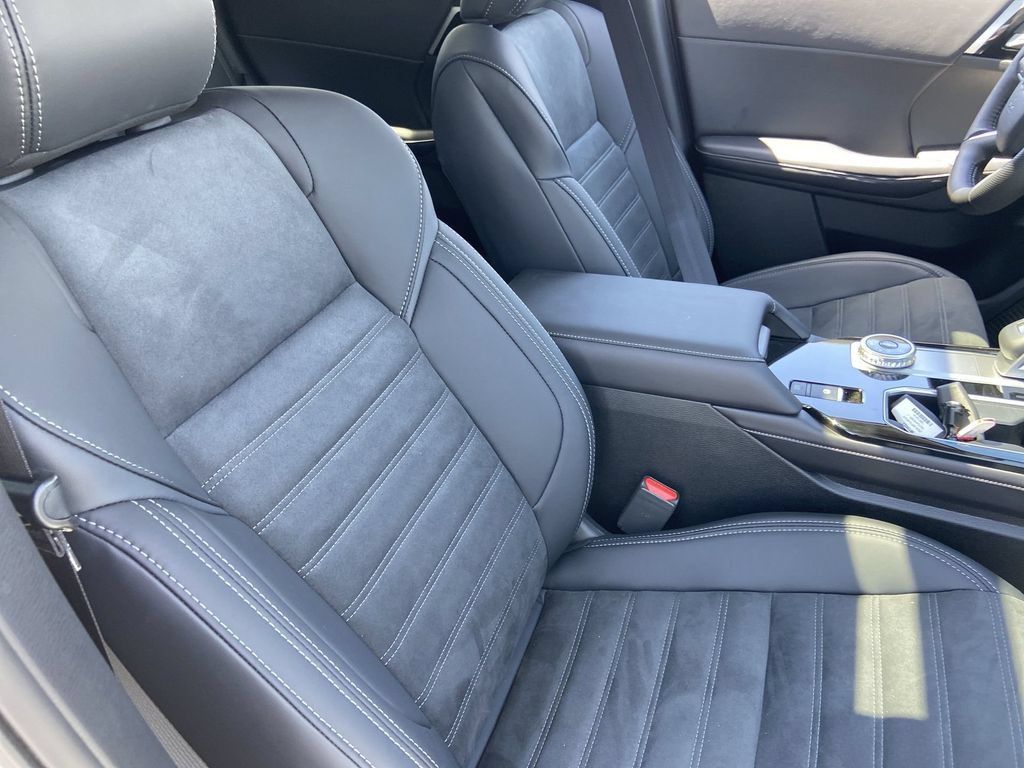 New 2026 Mitsubishi Outlander AWD image 25
