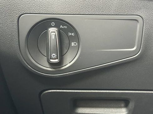 Used 2024 Volkswagen Tiguan SE AWD/4WD image 34