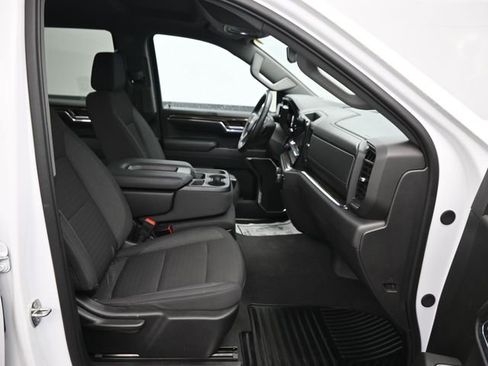 Used 2024 Chevrolet Silverado 1500 LT AWD/4WD image 7