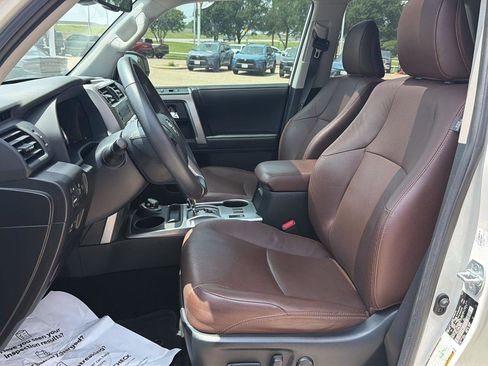 Used 2022 Toyota 4Runner Limited AWD/4WD image 9